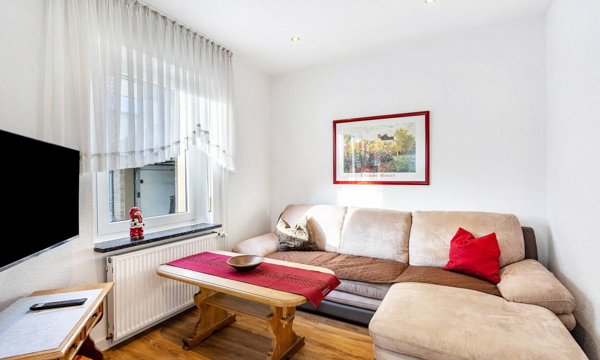 Moehnesee House | Knappstein Holiday Home with Shared Terrace, Garden and Wi-Fi