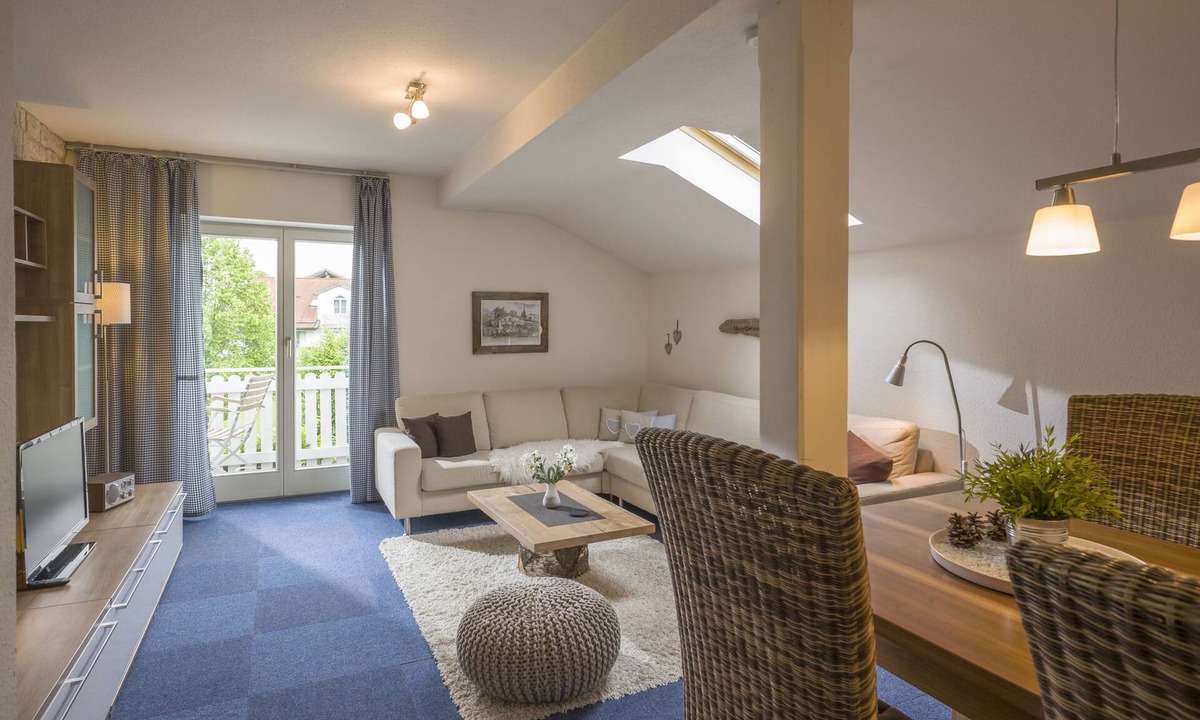 Oberaudorf Apartment | Kranzhorn vacation apartment, 75 m² with two bedrooms and balcony