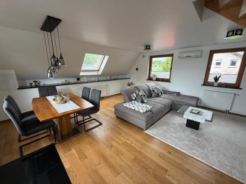 Frondenberg/Ruhr Apartment | Kuschelige Auszeit - Kamin, Schaumbad und Wohnküche
