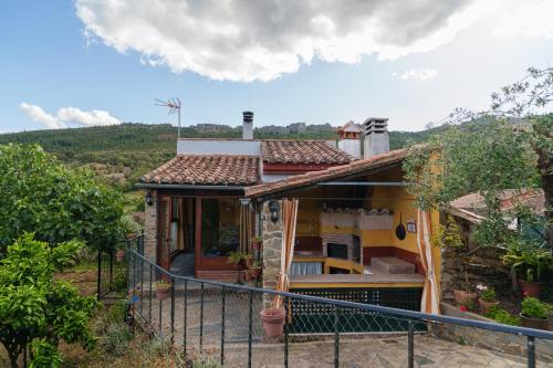 La Acena de la Borrega Hotel | La Cabaña Romantica de Llano
