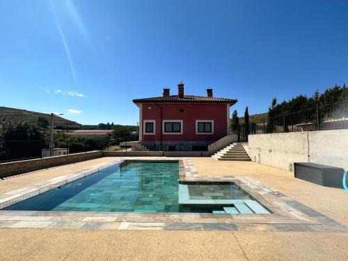 Sasamon House | La Casa Rosa