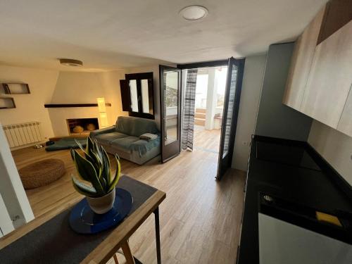 Cuenca Apartment | La Casita de la Roca