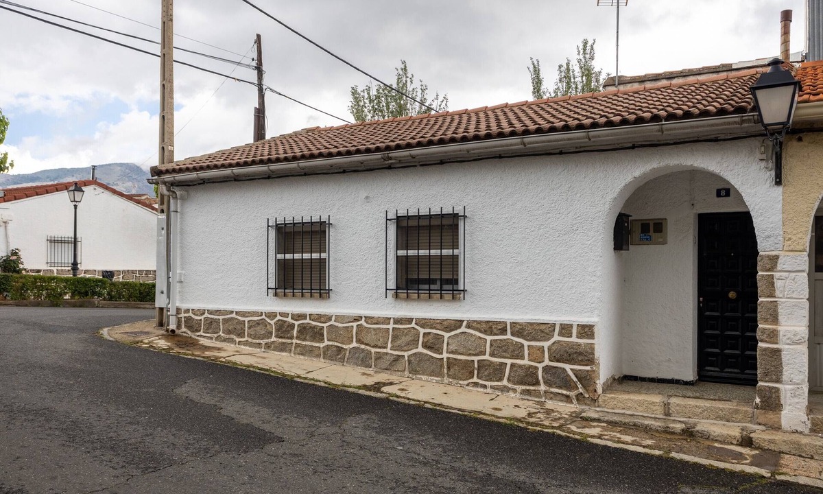 El Tiemblo House | La Casita de Shyro y Gege – Rural Getaway in the Ávila Mountains for 3