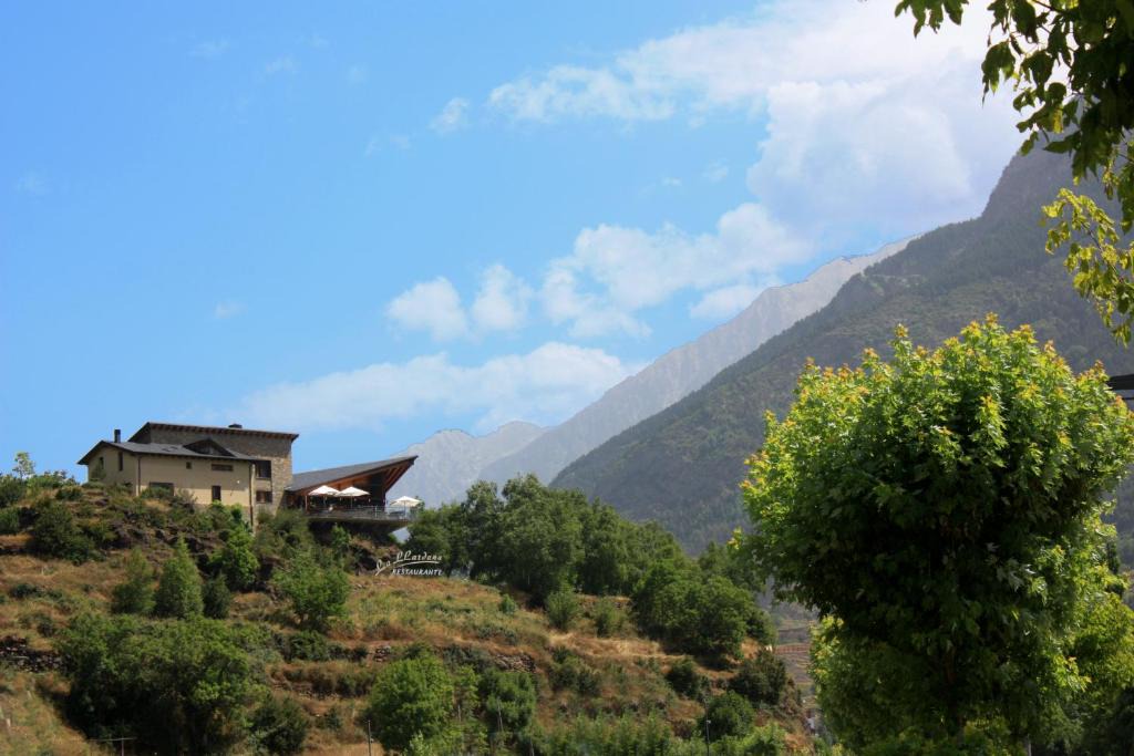 Benasque House | La Llardana