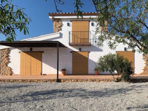Les Coves de Vinroma Ski Chalet | La Llobatera Casa Rural