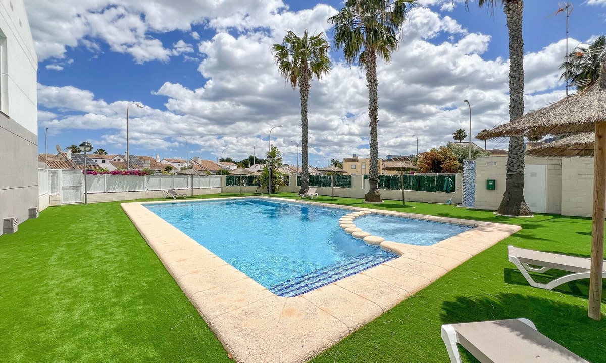 Vergel Ski Chalet | La Ola Residential Complex with Air Conditioning and a Swimming Pool
