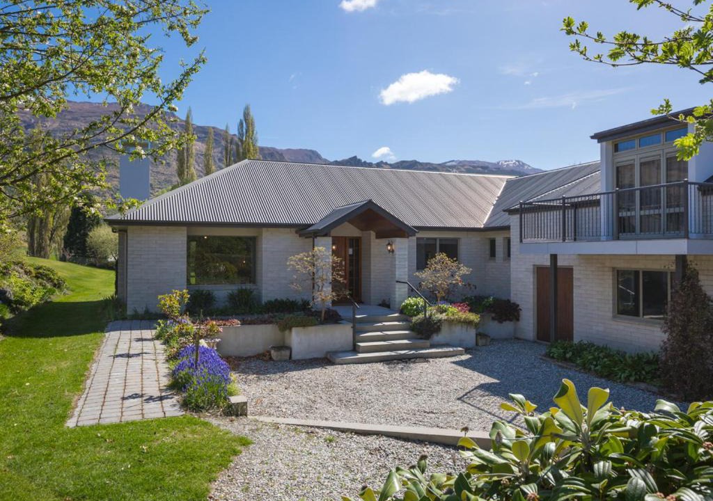 Speargrass Flat House | Lakes Retreat - Queenstown Holiday Home