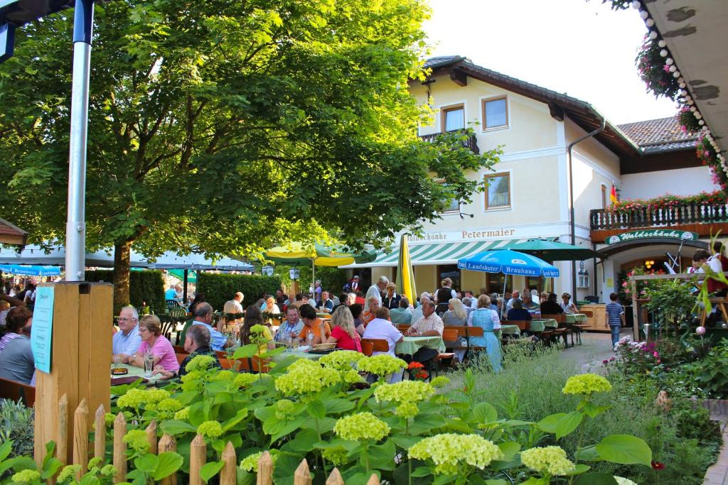 Altfraunhofen Hotel | Land-gut-Hotel Gasthof Waldschänke
