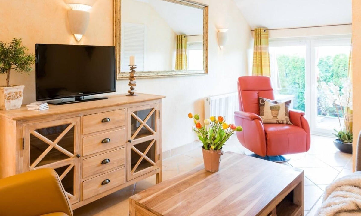 Haffkrug Apartment | Landhaus Fewo Stranddüne dogs welcome 2 bathrooms 2 terraces 50m to the beach
