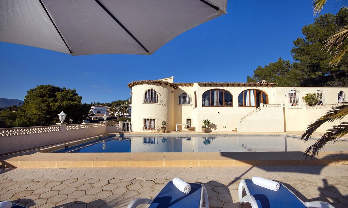 Empedrola Villa | Large and nice villa in Calpe, on the Costa Blanca, Spain with private pool for 6 persons