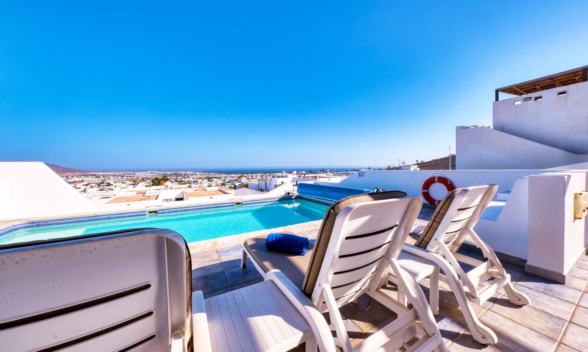 Playa Blanca Ski Chalet | Lava and Sea Pool, BBQ and Sea View