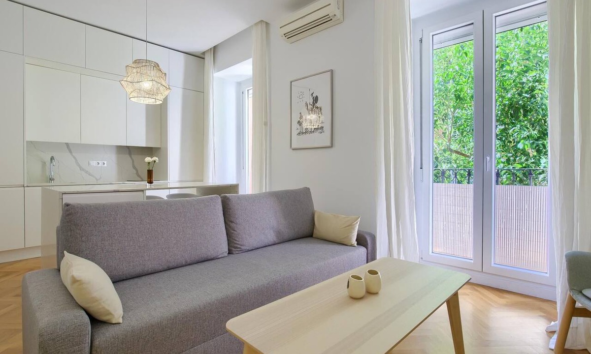 Embajadores Apartment | Lavapies Center - One-bedroom Apartment