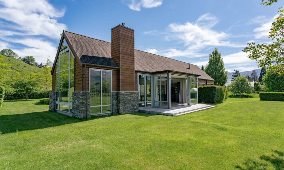 Lake Hayes House | Le Petit Pavillon | Four-bedroom Home