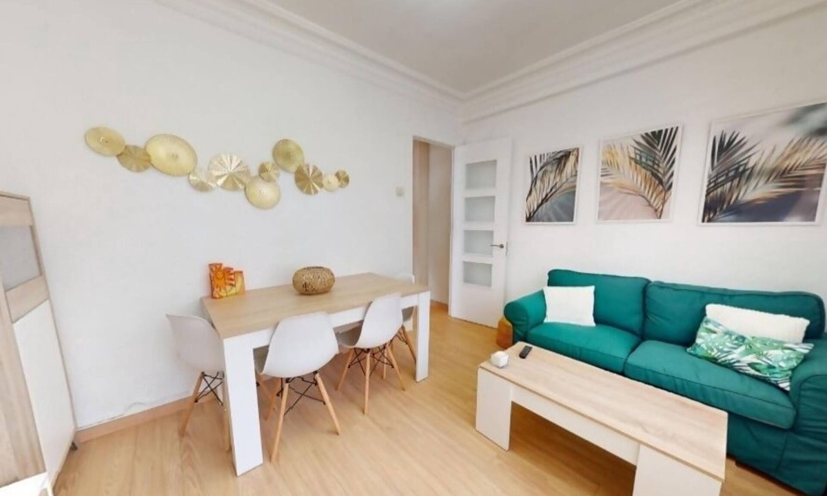 Romareda Apartment | LOIRA SAN JUAN DE LA CRUZ: Modern and Central