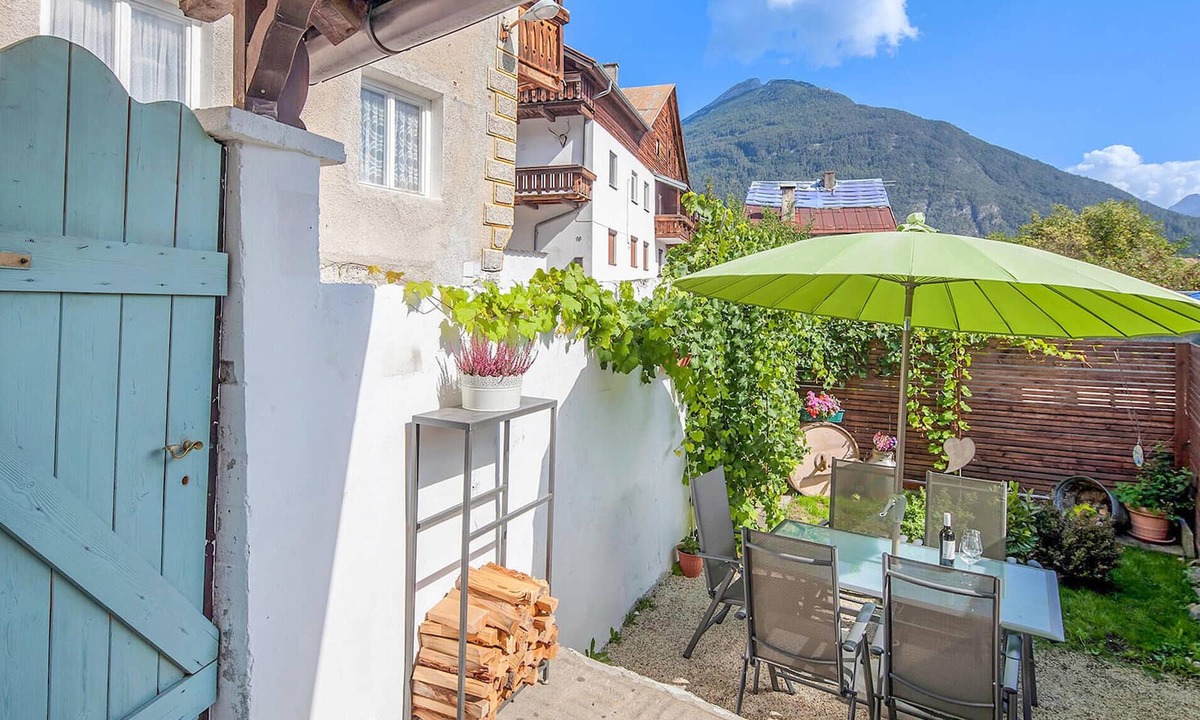 Imst Apartment | Look forward to a relaxing vacation in an idyllic location in this vacation apartment.