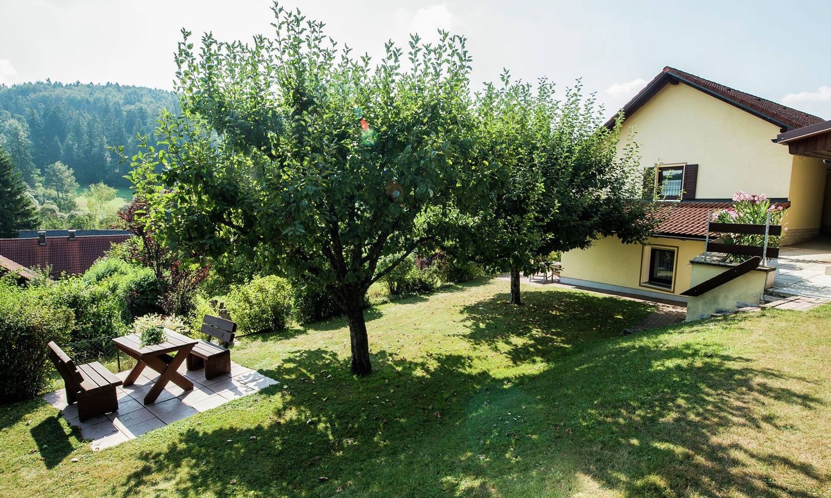 Plankenfels House | Luring Apartment in Plankenstein near Forest