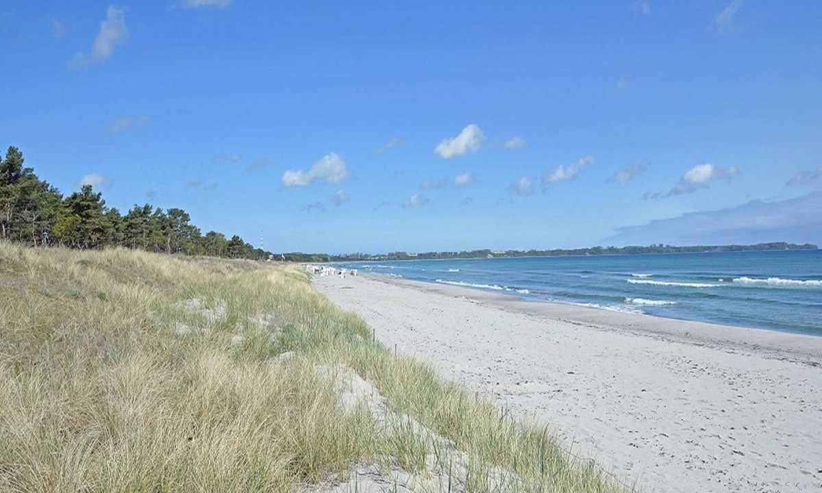 Juliusruh Apartment | Lütt - Holiday room directly on the beach