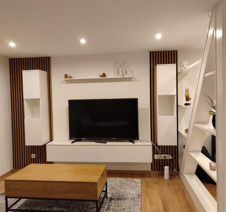 Untermitterdorf Apartment | Luxuriöse Dachgeschosswohnung mit Whirlpool-Badewanne Ihr Rückzugsort zum Wohlfühlen