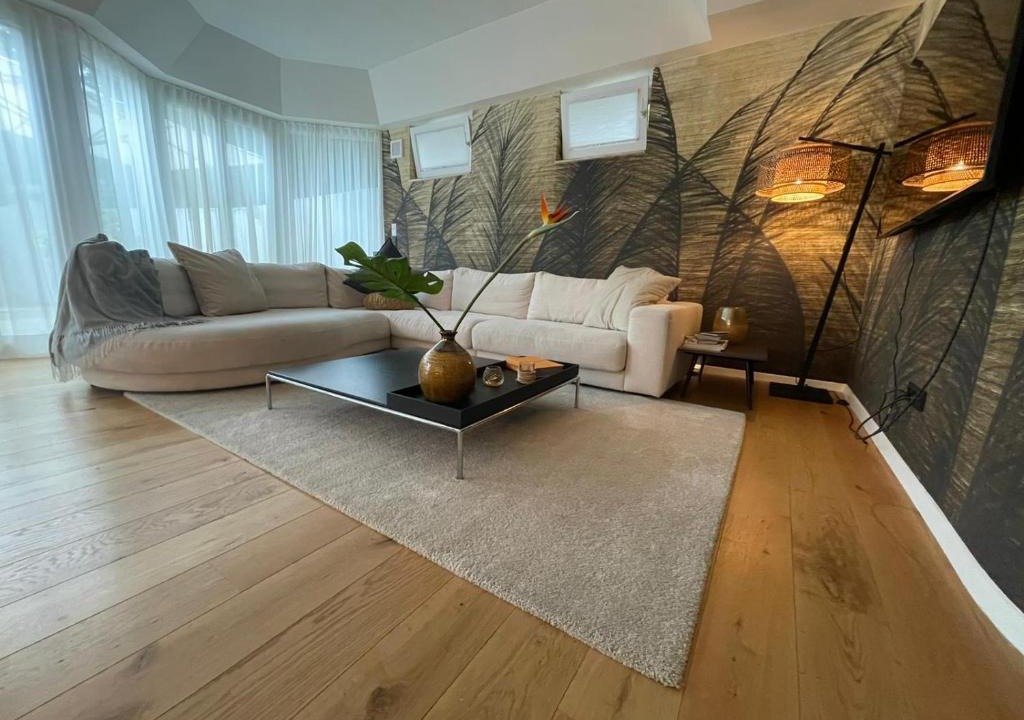 Munchner Freiheit Apartment | Luxuriöses Loft mit großer Sonnenterrasse & Sauna