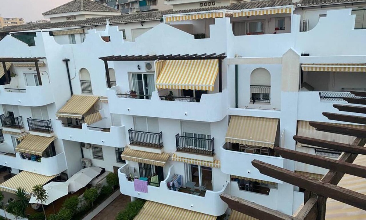 Carihuela Apartment | Luxurious Two-Story Penthouse with Large Terraces – Steps from Playa Pepe