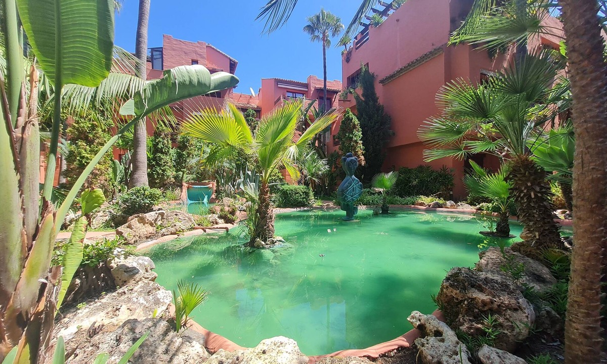 Nikki Beach Apartment | Luxury 2-bed Apartment Elviria - Pool, Sauna & gym