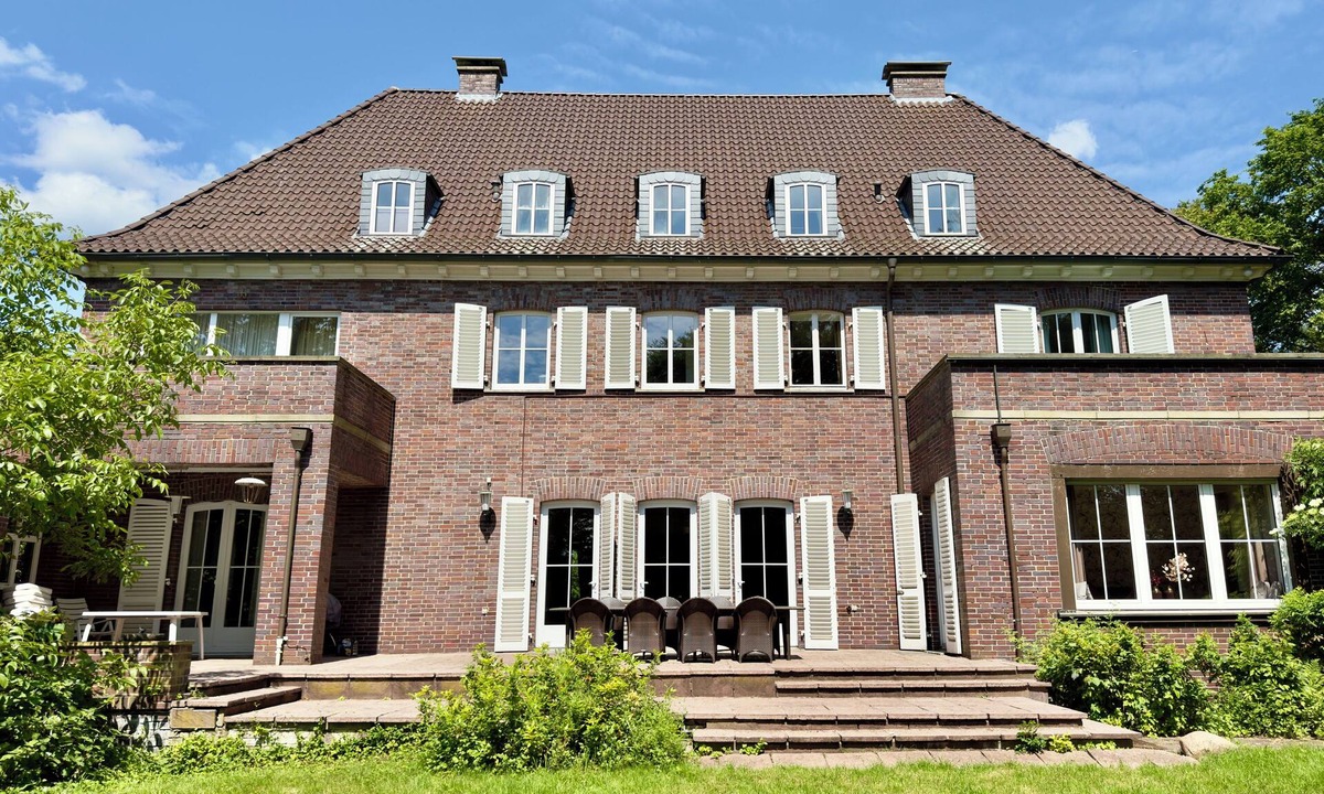 Burgsteinfurt Villa | Luxury Holidays Villa EMG Münster Enschede with Pool, Sauna & SPA for 22P