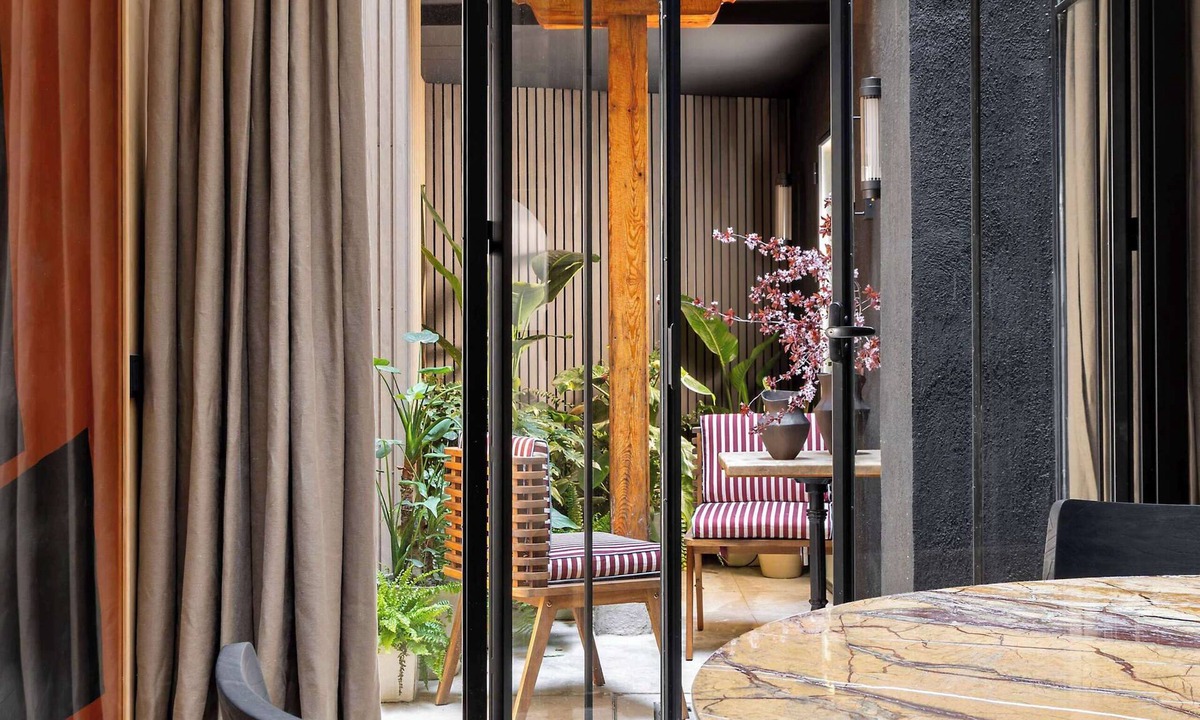 Recoletos Apartment | Luxury Secret Patio in Recoletos