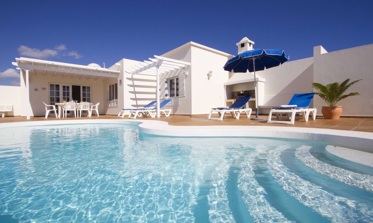 Matagorda Villa | Luxury Villa With Private Heated Swimming Pool, Free Wifi, Smart TV