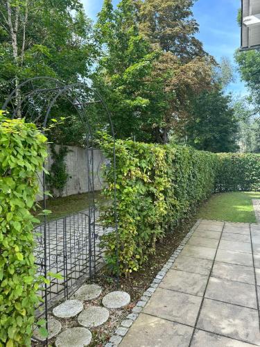 Munchen District Apartment | Luxus pur Endhaus 3SZ mit Garten,Kamin, Klima,