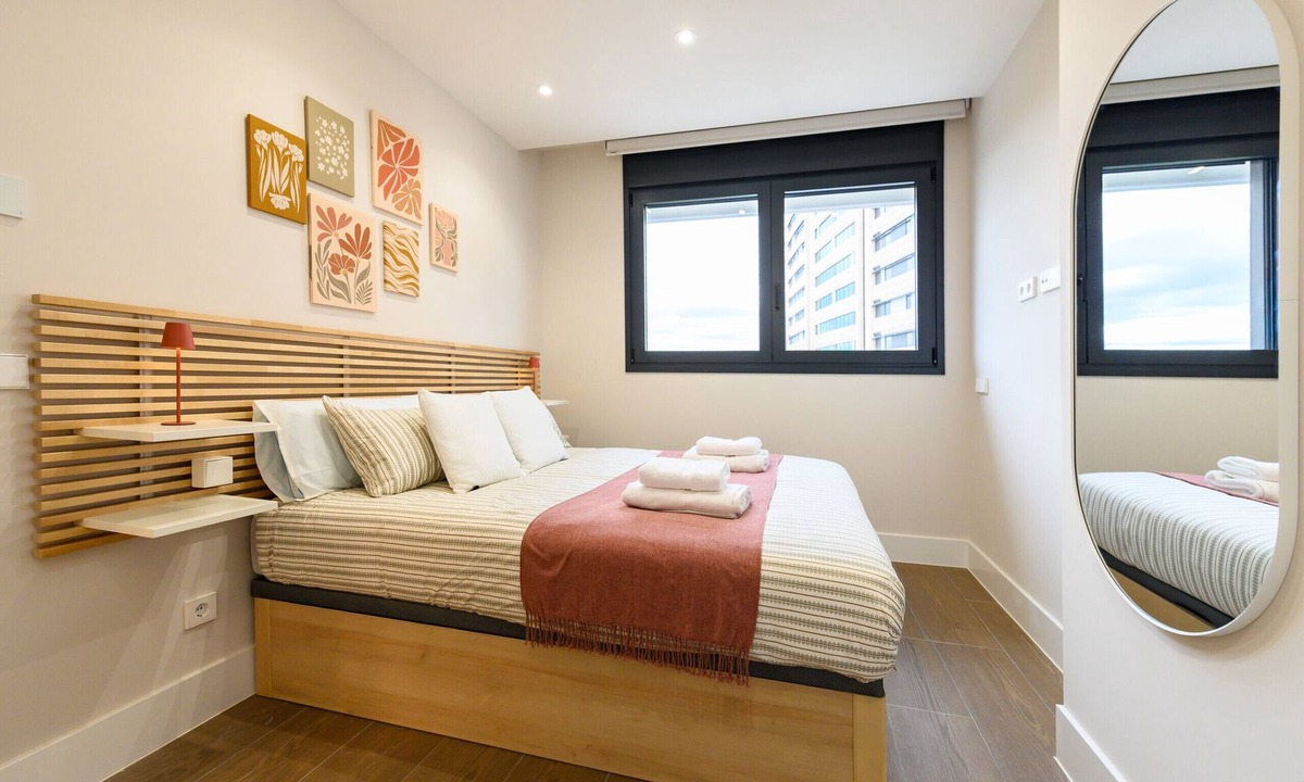 Estrella Apartment | M (JES214B) Luxury 1 bedroom apartment with city views