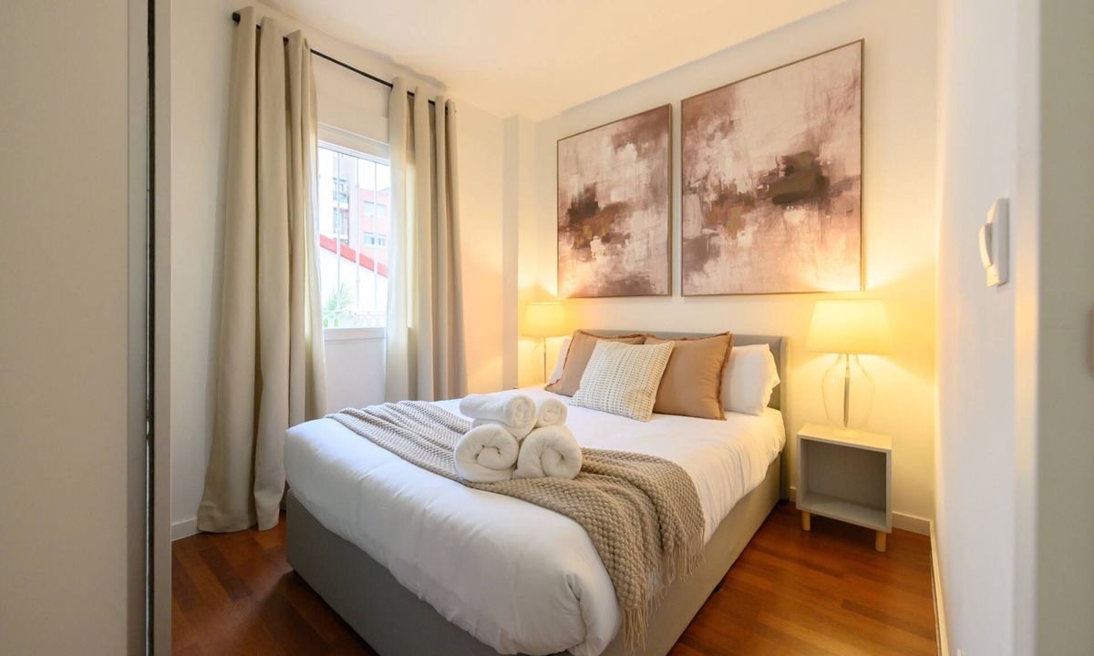 Ciudad Lineal Apartment | M Mal71a Moderno Piso de 2 Dormitorios con Terra