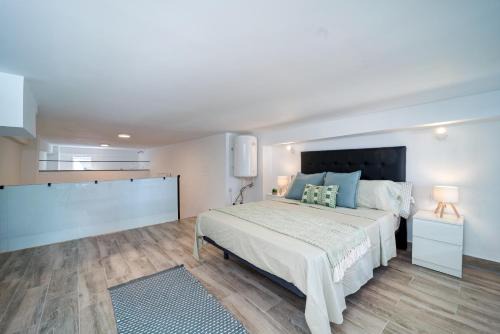 Pueblo Nuevo Apartment | M4 Loft CasaCafeMadrid para 6 personas cerca del Centro de Madrid