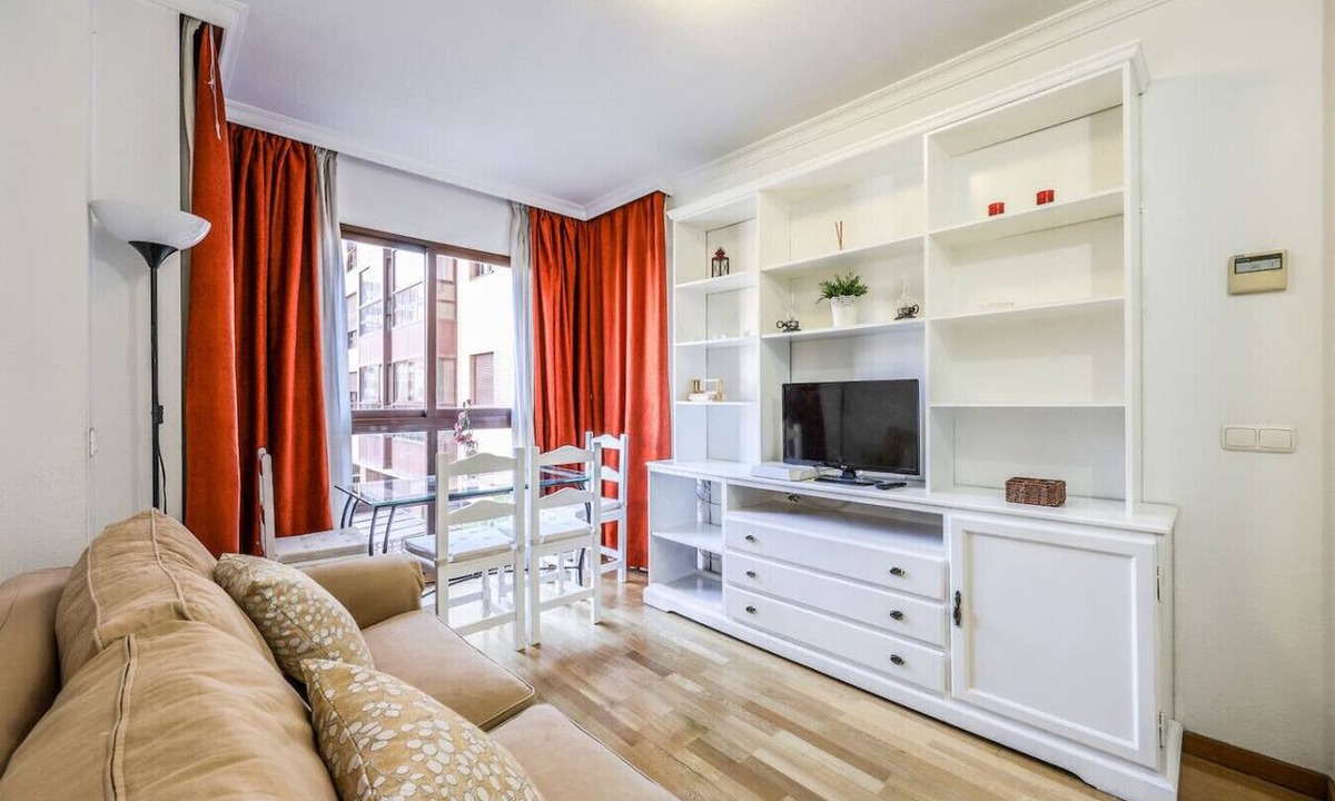 Rejas Apartment | Madrid Stay – Paddle, Gym, Pool, Parking