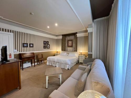 Comillas City Center Hotel | Marina de Campios