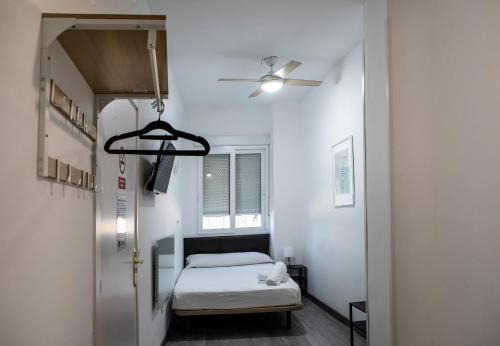 San Blas-Canillejas House | Metropolitano Guesthouse