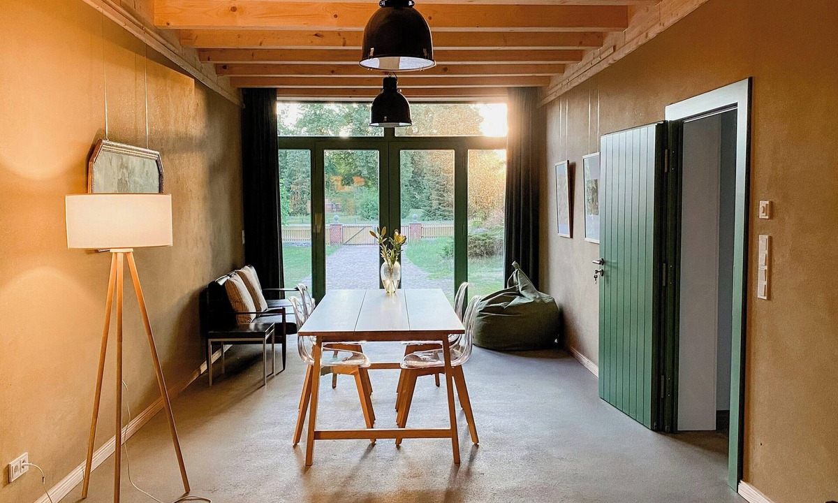 Vellahn Apartment | Modern ambiance and a natural swimming pool