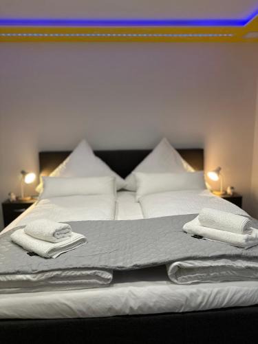Neuburg Apartment | Modern Apartments Neuburg P - TOP - 2 Zimmer, Komfort, Balkon, Wi-Fi, Smart TV, Große Dusche, Küche