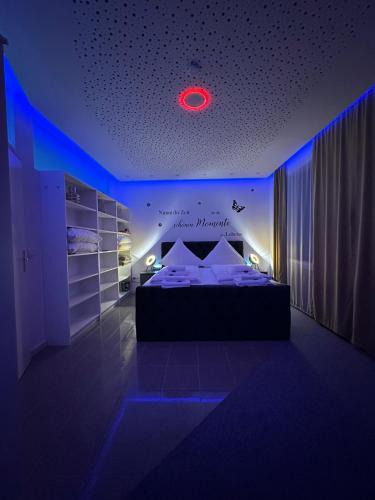 Neuburg Apartment | Modern Apartments Neuburg U - TOP - 2 Zimmer, Komfort, Zentrum, Wi-Fi, Smart TV, Stellplatz, Küche
