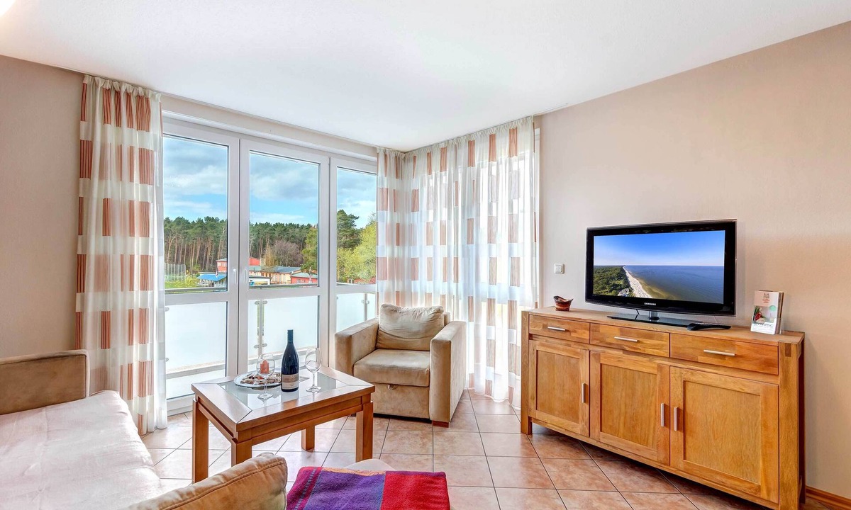 Ueckeritz Apartment | Modern apartment with balcony - only 800 m to the beach
