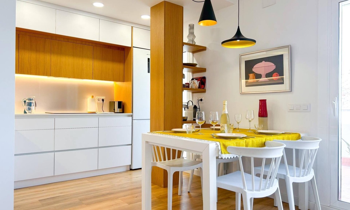 Vilanova I la Geltru Apartment | Modern, Open-plan attic apartment, large terrace