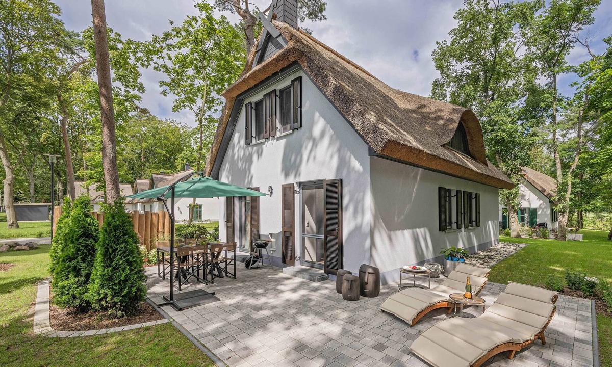 Zirchow House | Modern vacation home in fishing village with sauna & garden - rural and quiet on U
