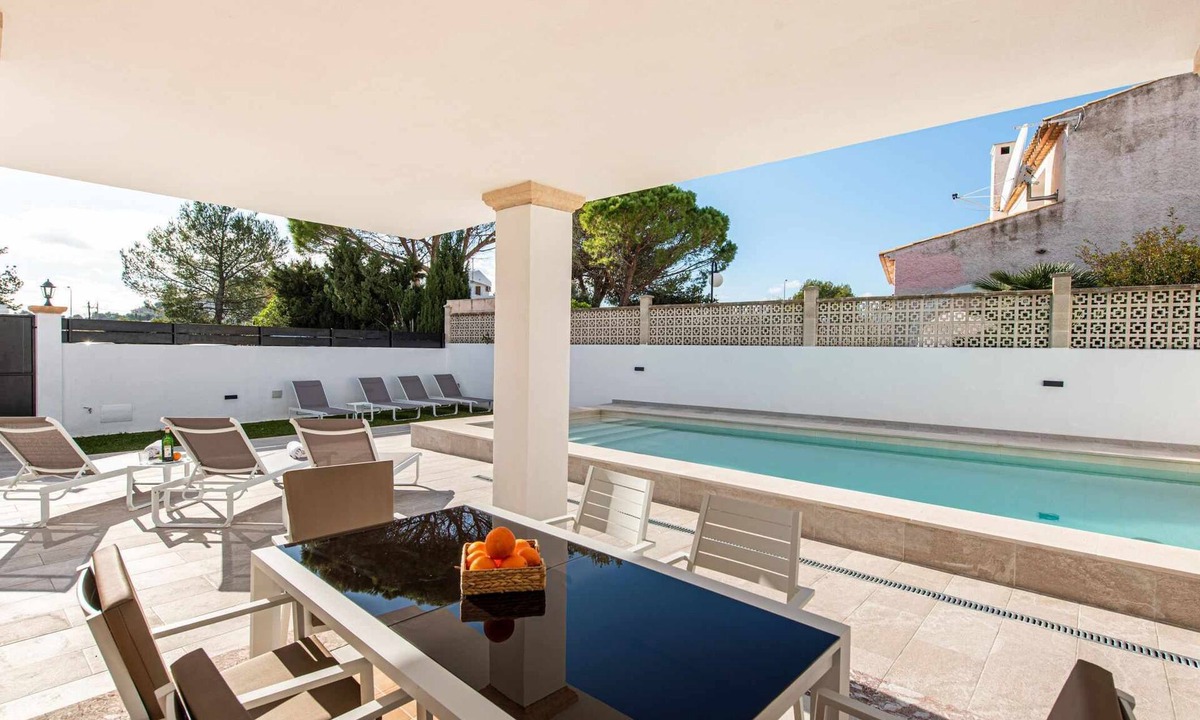 Ciudad Universitaria House | Modern Villa Varon Blue