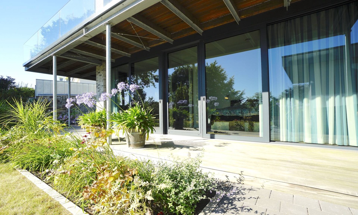 Eckernfoerde Apartment | Moderne Ferienwohnung in Ruhiger, Grüner Lage von Eckernförde