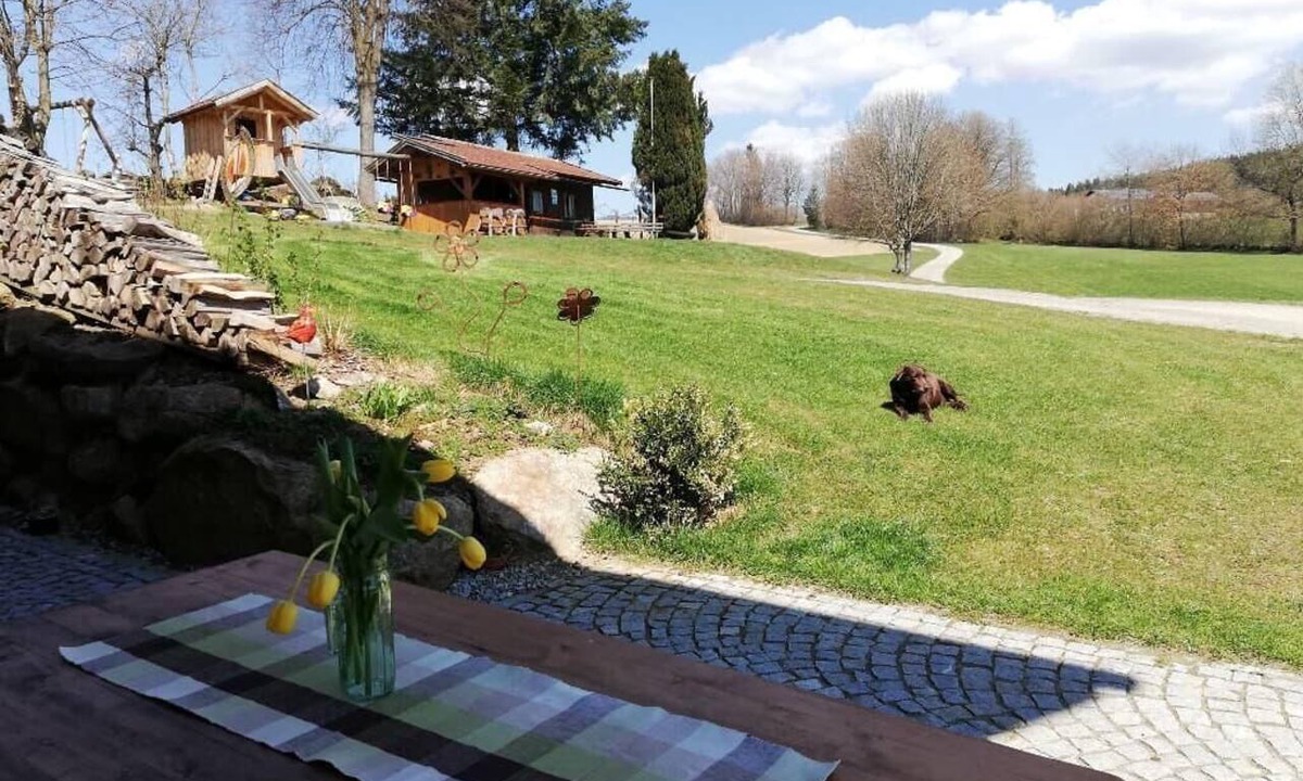 Bobrach Apartment | Moderne und gemütliche Ferienwohnung (40qm) mit Terrasse