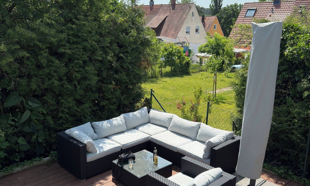 Weststadt House | Modernes Doppelhaus mit Terrasse – Ideal für Familien, Monteure & Messegäste