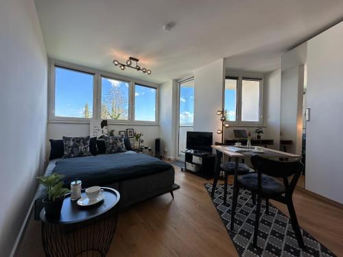 Kempten Apartment | Modernes Loggia-Apartment mit dezentem Bergblick in Kempten im Allgäu