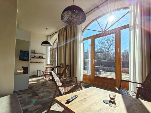 Buhlau Apartment | Modernes Studio mit Sonnenterrasse - barrierearm - bis 3 Personen
