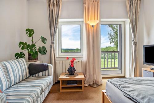 Klein Bollhagen Apartment | Mohnrot - Fulgenhaus