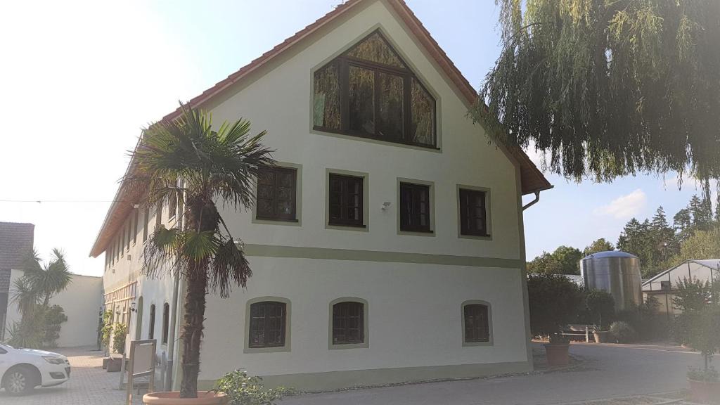 Hausen Apartment | Monteurwohnungen Schmack