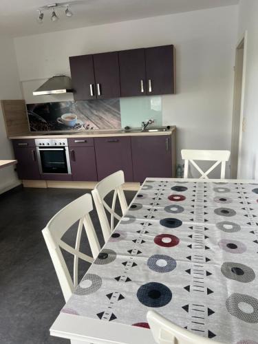 Gerbrunn Apartment | Monteurzimmer 1, Würzburg, Gerbrunn, Gemeinschaft Küche, WC, Dusche
